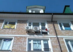 Стандартный монтаж наружного блока кондиционера в мансарду